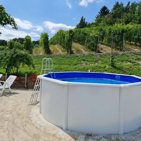 Agriturismo I Galli Κατάλυμα σε φάρμα Dogliani