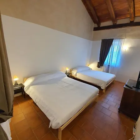 Κατάλυμα σε φάρμα Agriturismo I Galli Dogliani