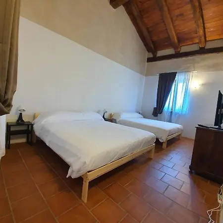 Agriturismo I Galli مزرعة للإقامة *